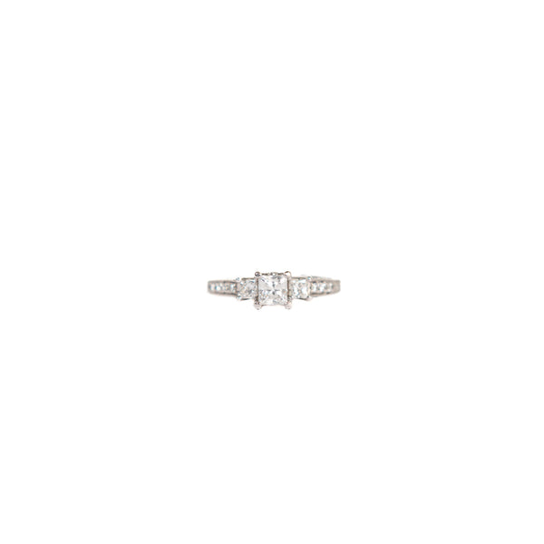 Pre-Owned Three Princess Cut Diamond Ring¬†