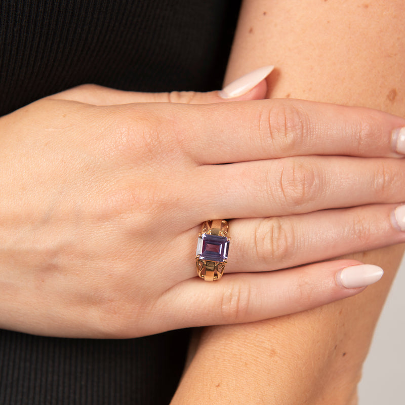 Pre-Owned Synthetic Sapphire Ring