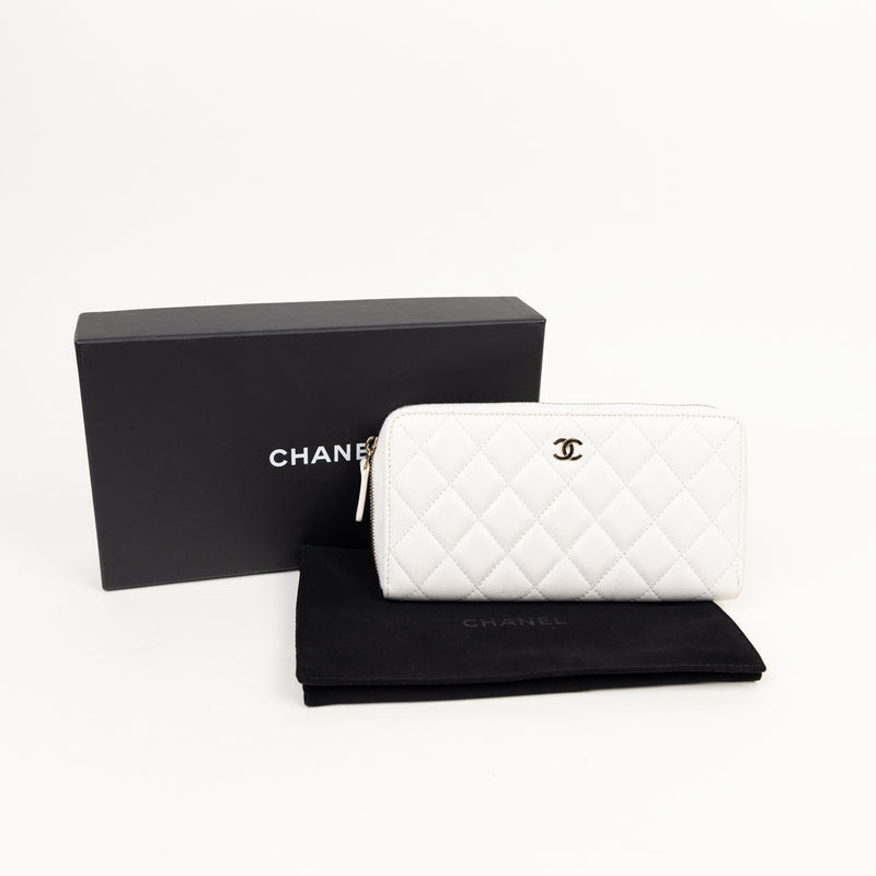 Pre-Owned Chanel Caviar Quilted CC Zip Wallet