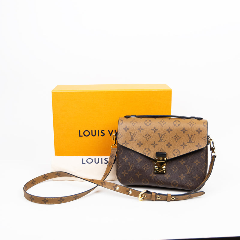 Pre-Owned Louis Vuitton Reverse Monogram Pochette Metis