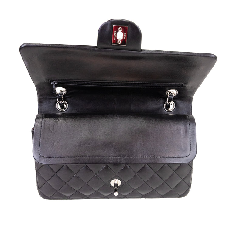 Pre-Owned Chanel Lambskin Medium Classic Double Flap