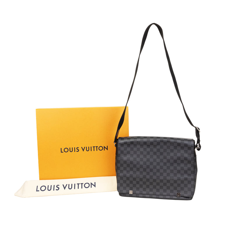 Pre-Owned Louis Vuitton Damier Graphite District GM Messenger