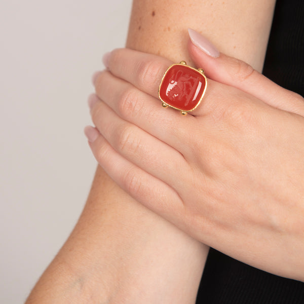 Pre-Owned Elizabeth Locke Carnelian Lion Intaglio Ring