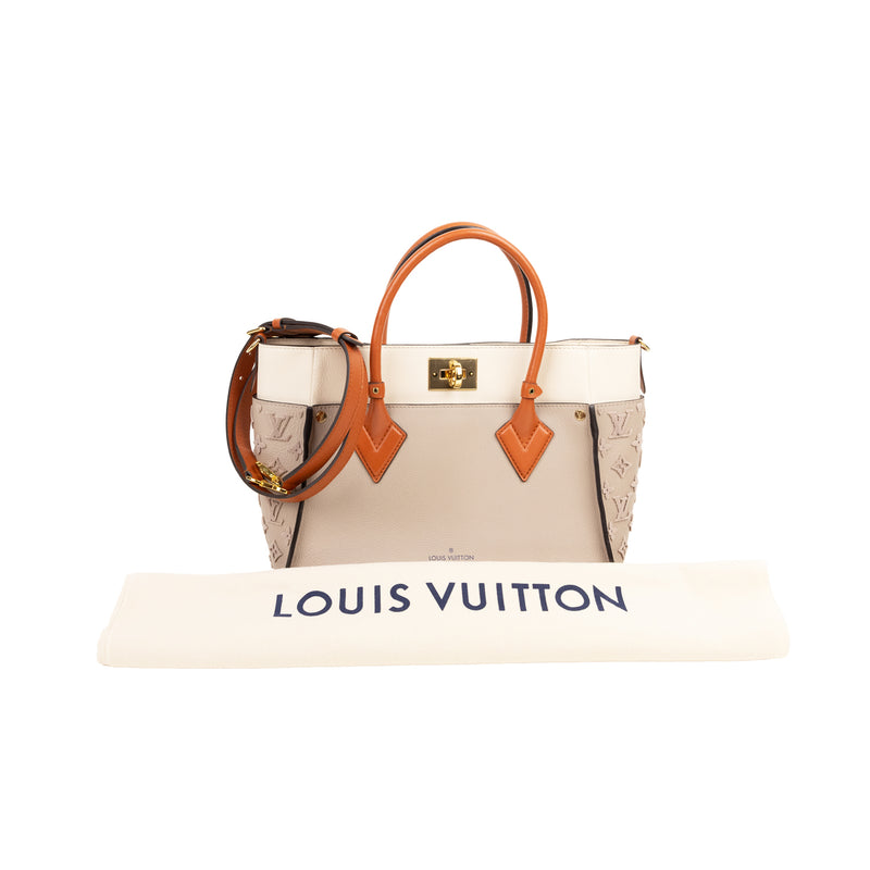 Pre-Owned Louis Vuitton On My Side MM