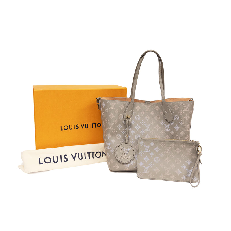 Pre-Owned Louis Vuitton Blossom MM Mahina Flight Mode