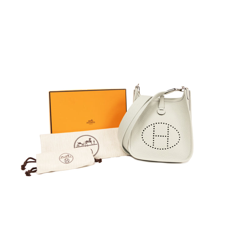 Pre-Owned Hermes Evelyne TPM Gris Neve