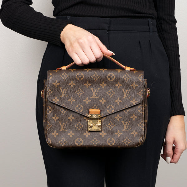 Pre-Owned Louis Vuitton Monogram Pochette Metis