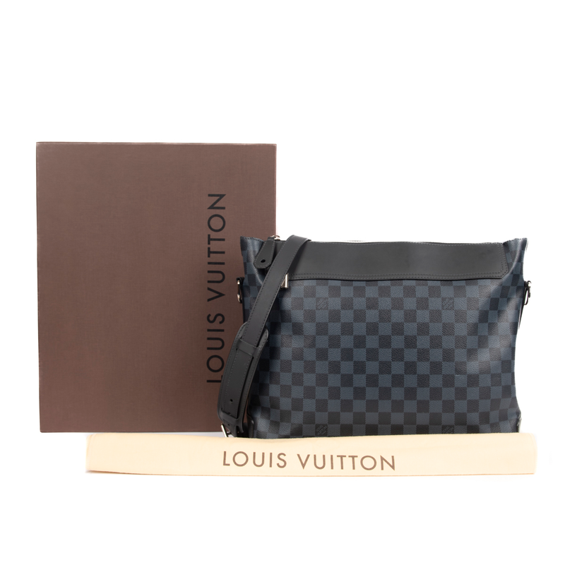 Pre-Owned Louis Vuitton Damier Cobalt Greenwich Messenger Bag