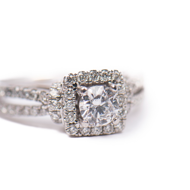 Pre-Owned Vera Wang Diamond Engagement Ring