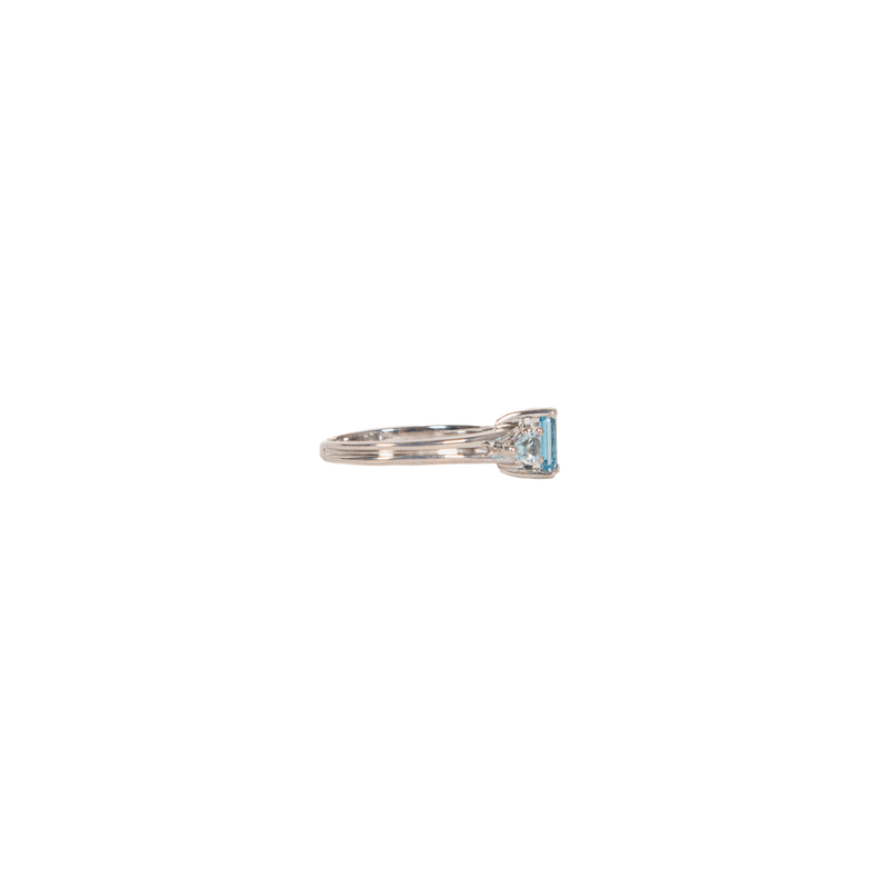 Pre-Owned Blue Topaz Ring