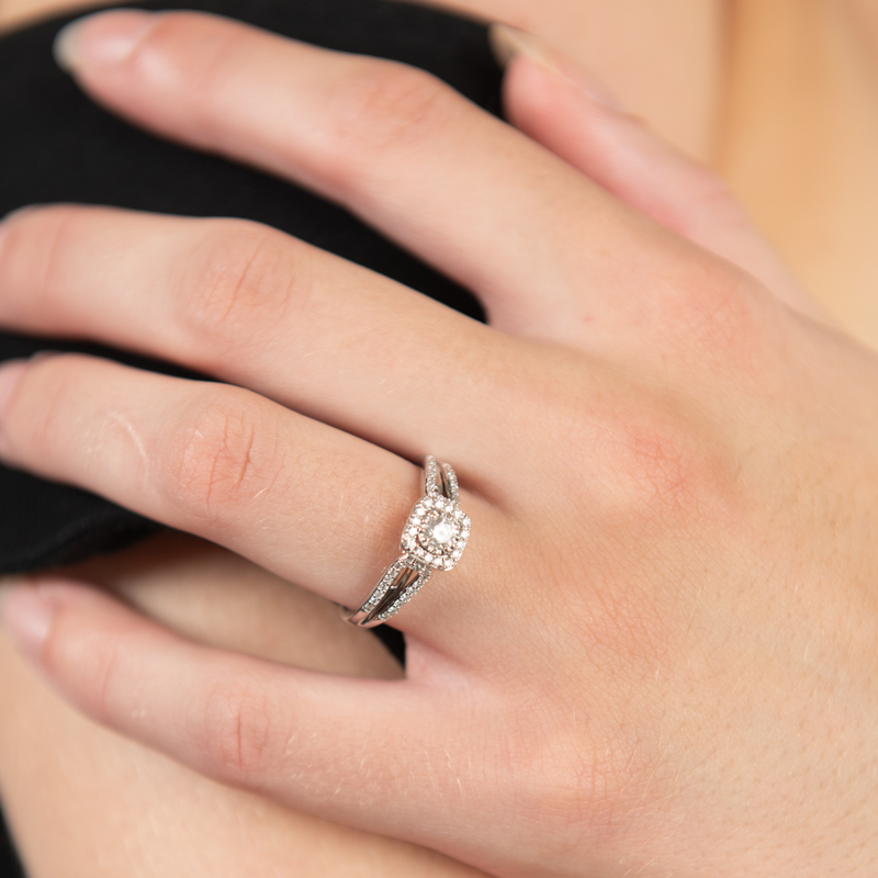 Pre-Owned Diamond Engagement Ring